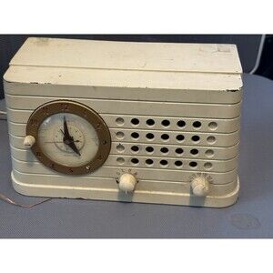Tube Radio  1946 Premier Telechron Model 8H59 Musalarm Radio-Clock (Asis)